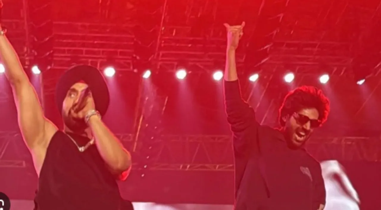  Kartik Aaryan and Diljit Dosanjh vibe at latter's concert in Ahmedabad Photograph:(Instagram) 
