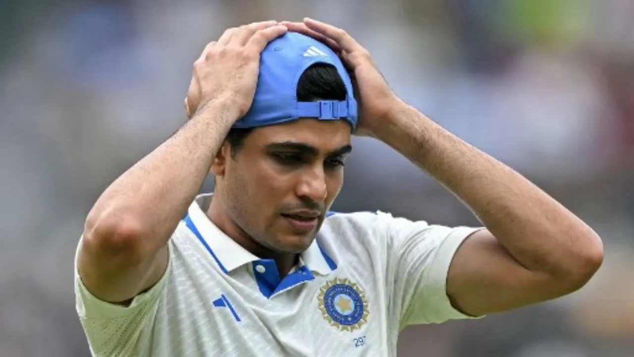  BGT 2024/25: Shubman Gill likely to miss pink-ball Test in Adelaide due to thumb injury Photograph:(AFP) 