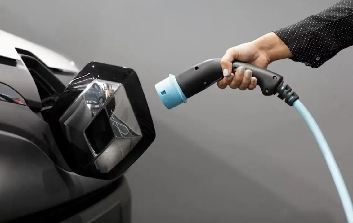  France cuts electric car subsidies amid budget constraints   Photograph:(Reuters) 