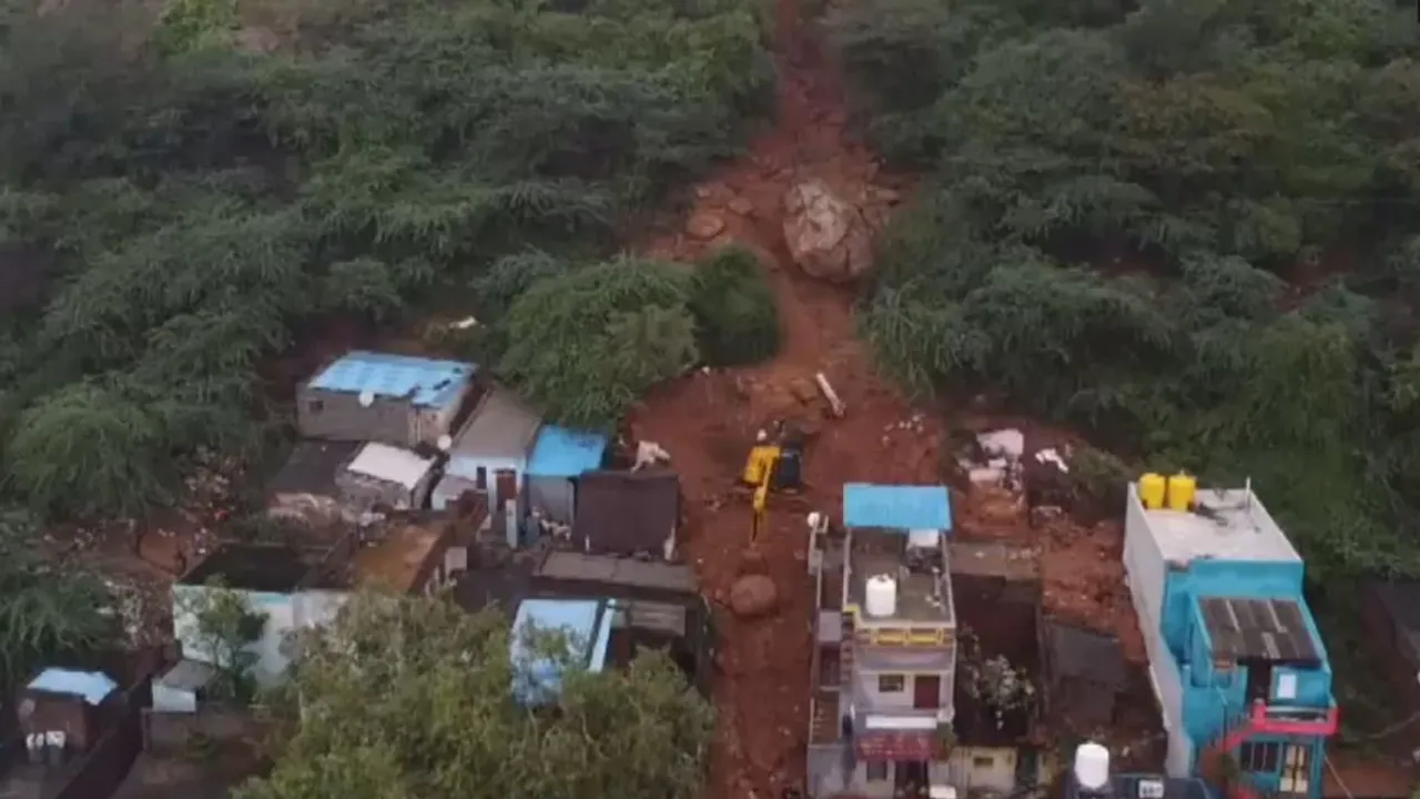  Cyclone Fengal Photograph:(ANI) 
