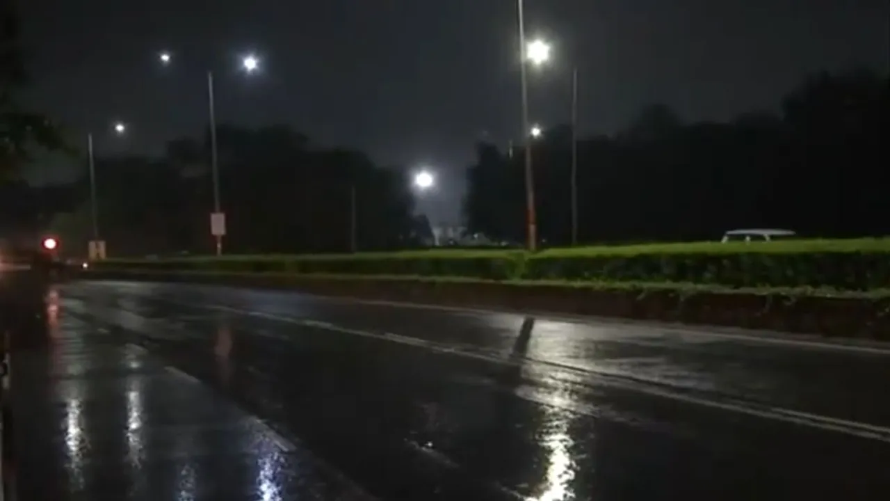  Delhi rains Photograph:(ANI) 