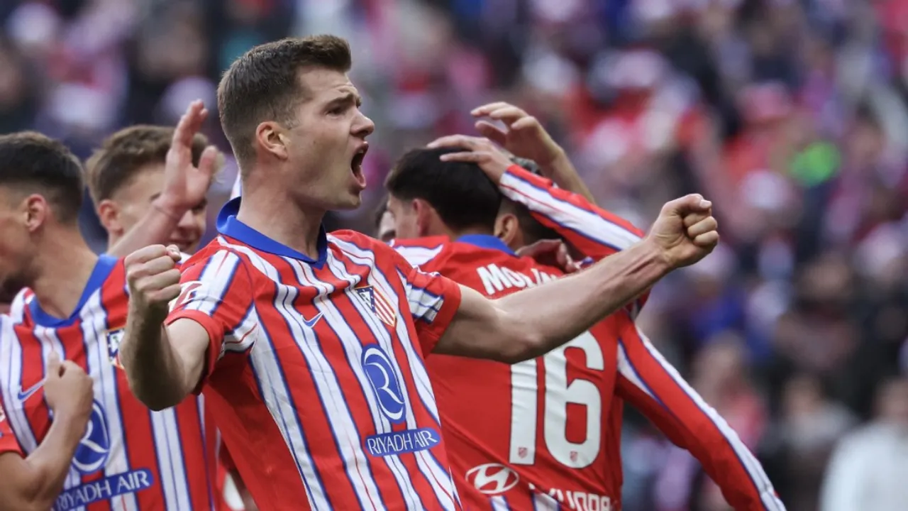  Atletico Madrid players celebrate Photograph:(AFP) 