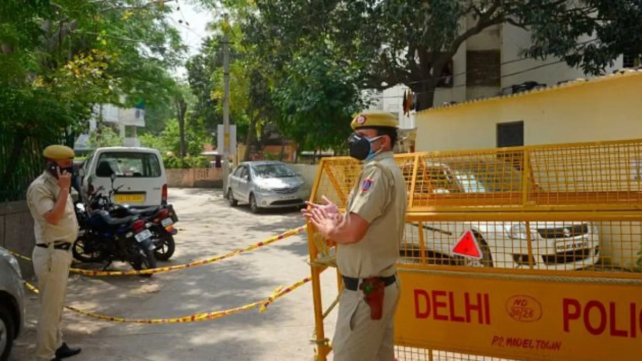  Schools in Delhi and Noida receive bomb threats