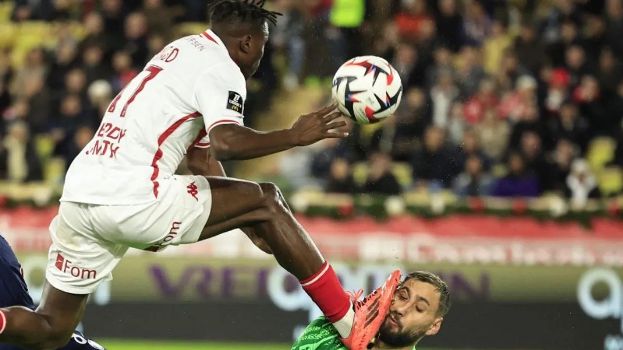  Monaco's Singo apologises to PSG's Donnarumma for gruesome face injury Photograph:(AFP) 