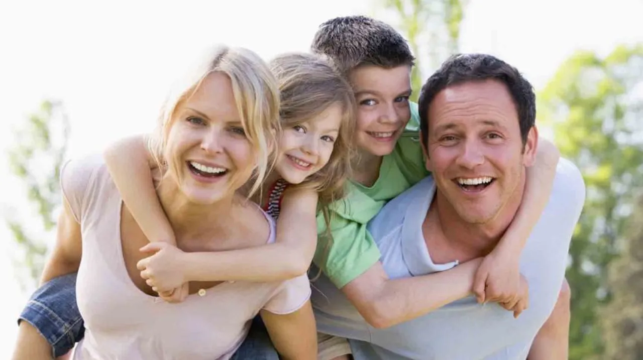 Spend Time With Family: परिवार के साथ समय बिताने से होते हैं अनेकों फायदे