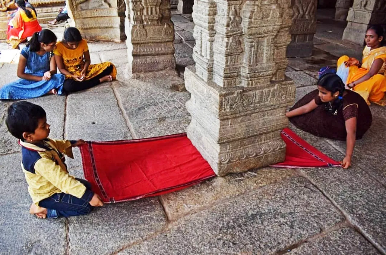 A piece of cloth or paper can be passed under the hanging pillar of the Veerbhadra Temple at Lepakshi, Andhra Pradesh 