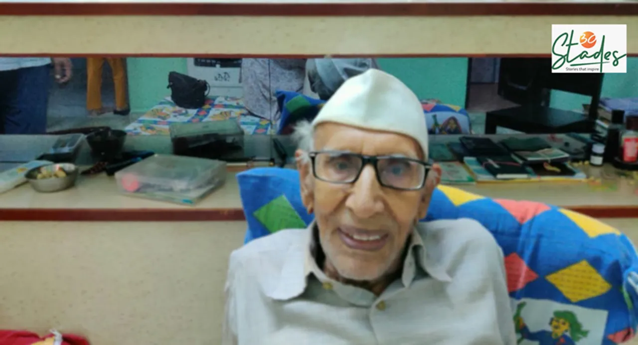 102-year-old freedom fighter Rameshwar Choudhary while giving his last interview 