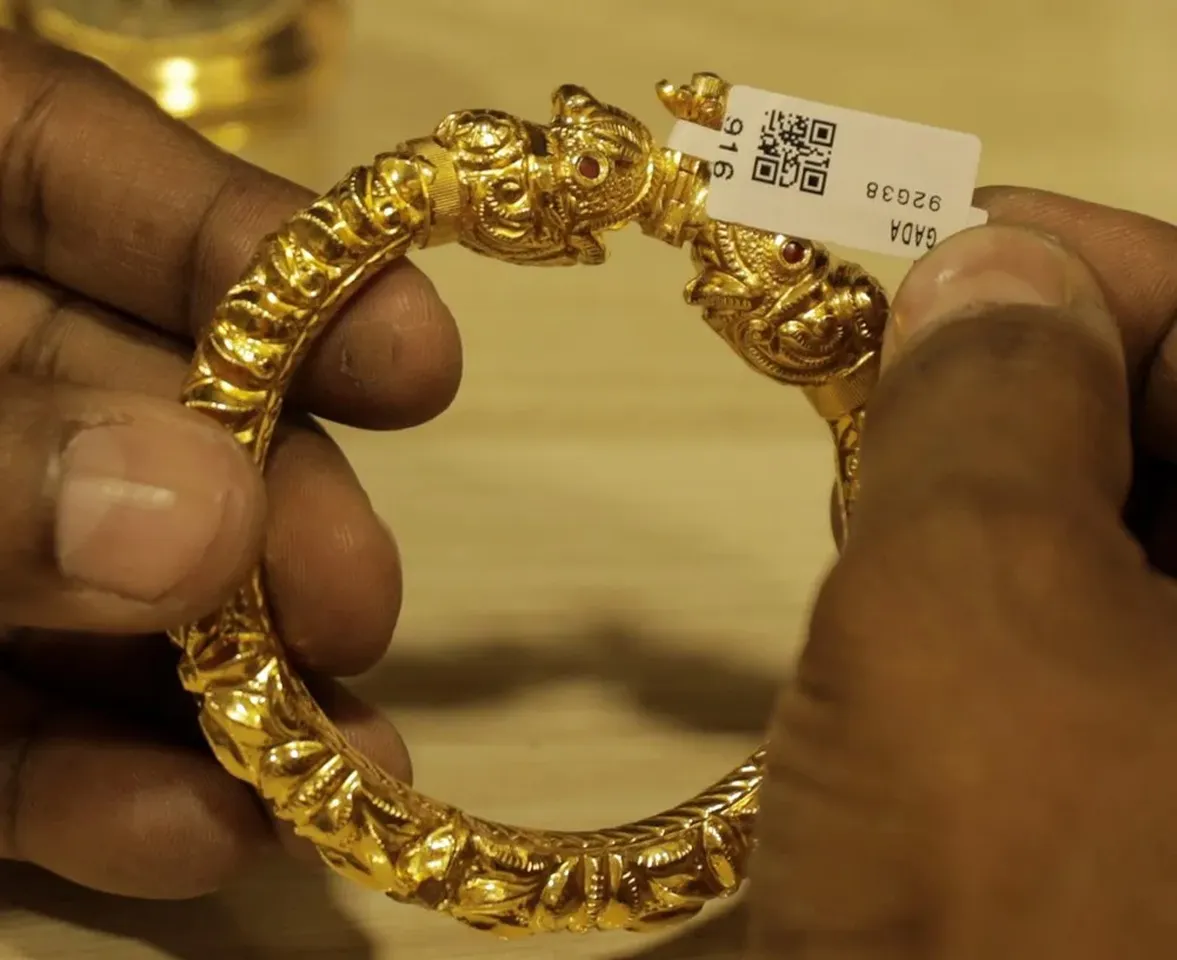 Five ways to maximize gains while investing in gold jewellery 