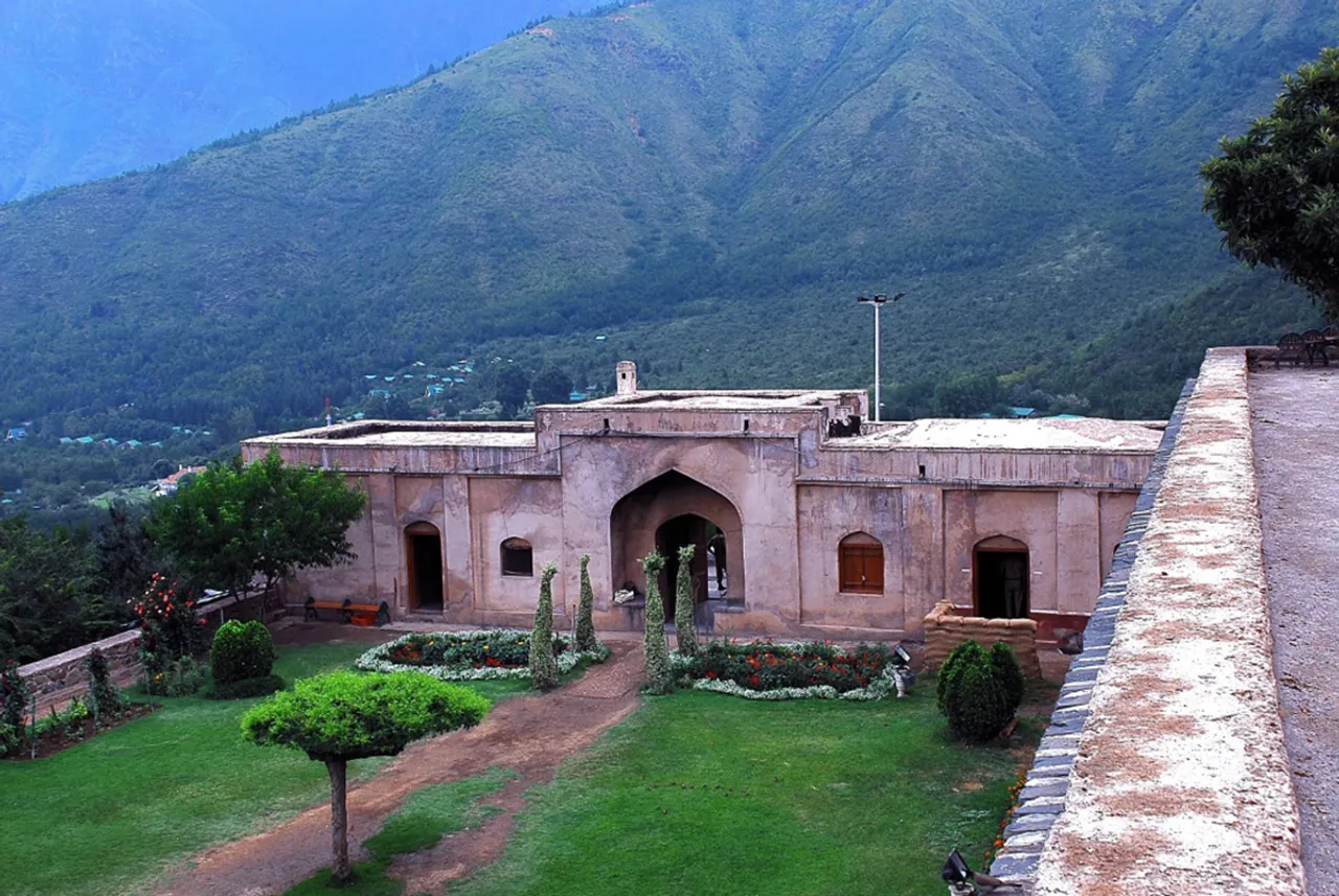 Pari Mahal in Srinagar 2