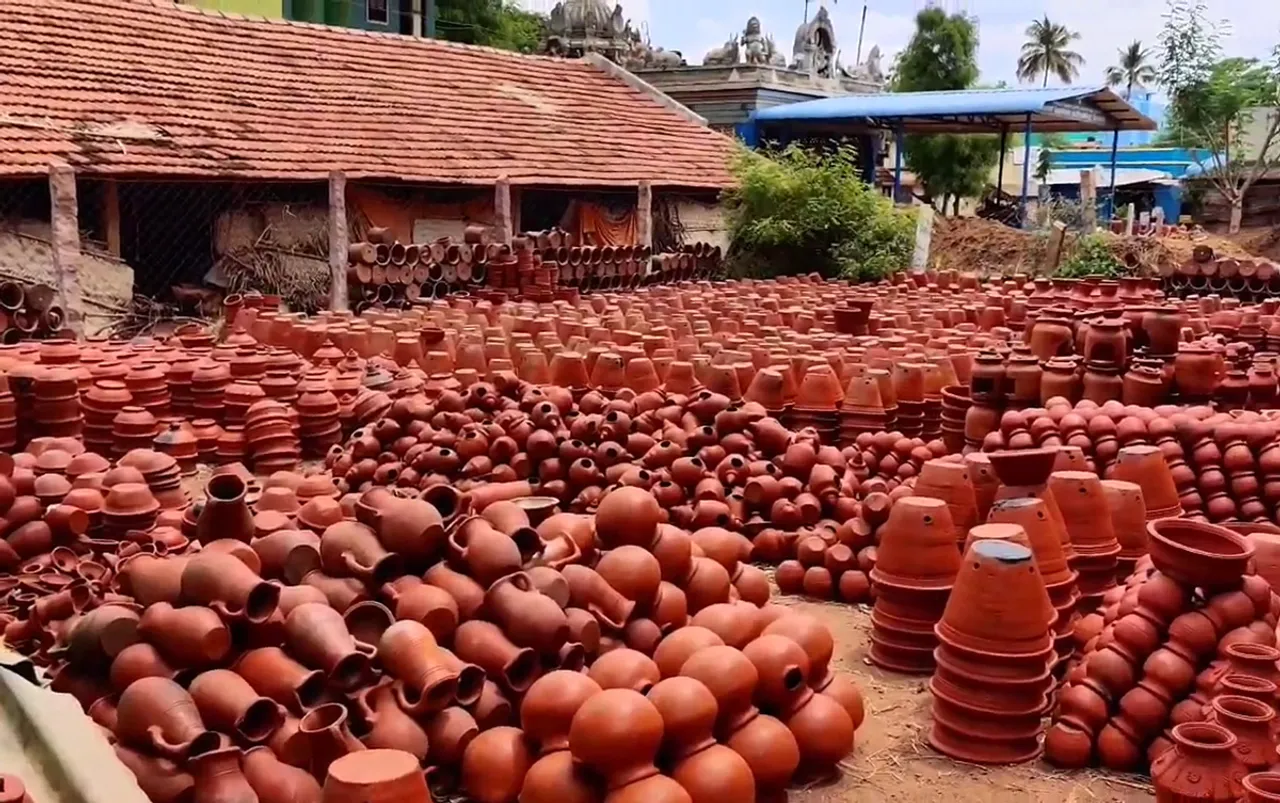 How Vangai River clay mixes with mud from three places to make the durable Manamadurai pottery 