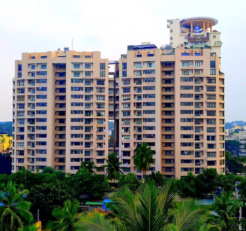 Housing turns into buyer’s market; sales recover after COVID as discounts bring down prices by 15%