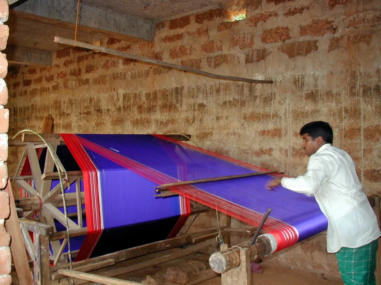 5 entrepreneurs successfully reviving ancient Indian weaving traditions