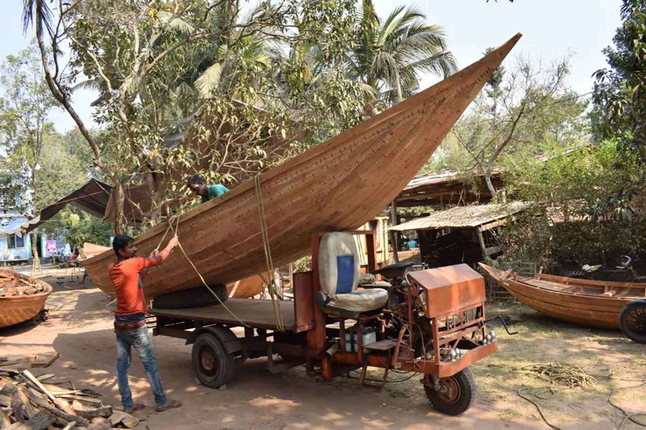 Bengal: Boat makers of Balagarh struggle to keep afloat the 500-year-old craft