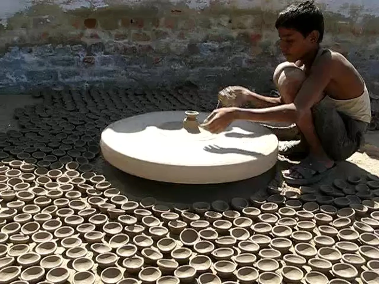 Ode to potters this Diwali: video and pictures of making earthen diyas