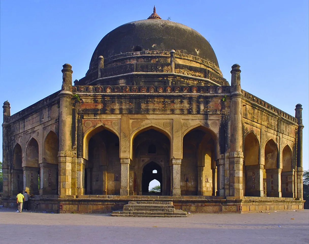 Adam Khan’s Tomb: Mehrauli's cursed ‘Bhool Bhulaiyya’