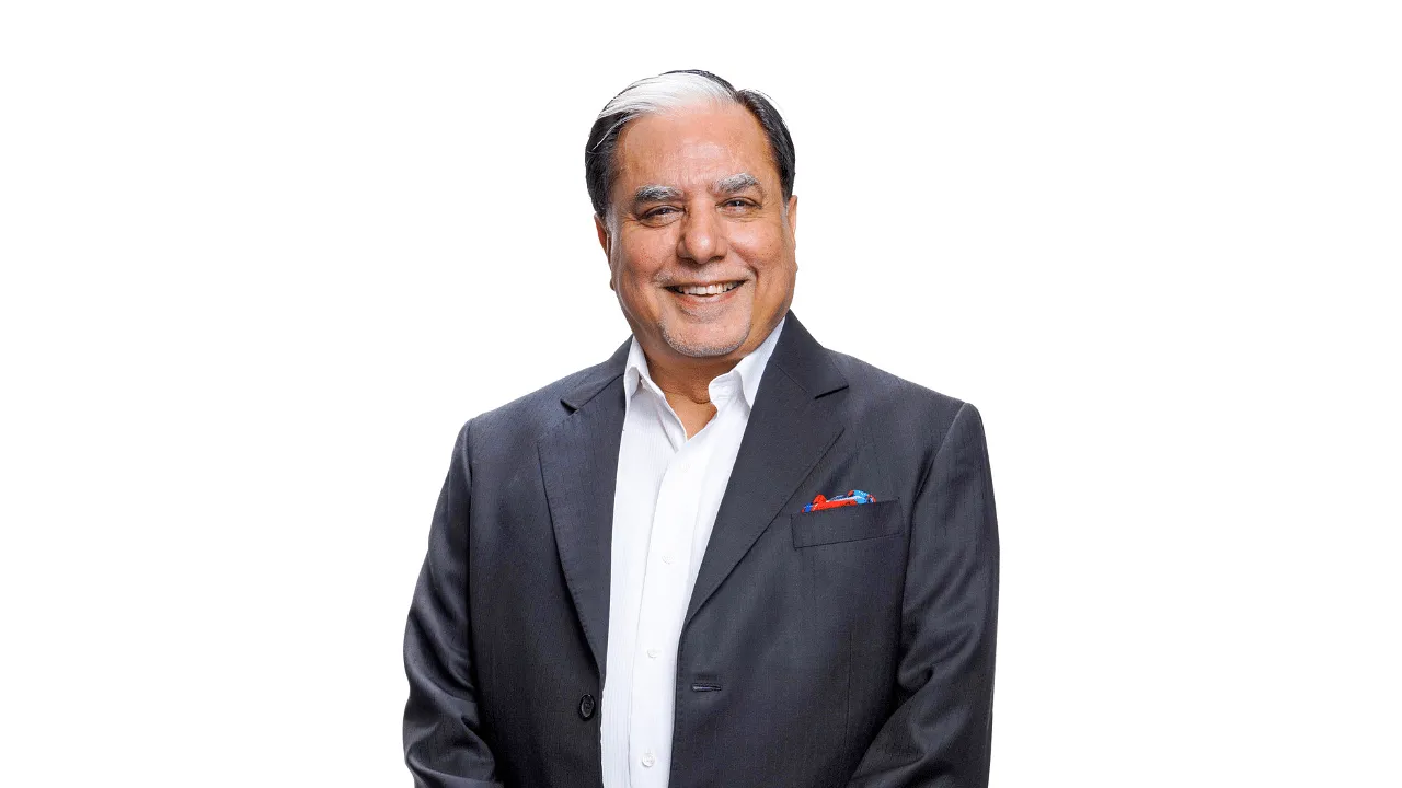 Subhash Chandra calls for unity among news media; urges fraternity to resist government pressures 