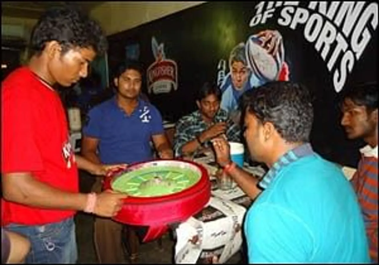 Kingfisher spins Cricket-Roulette in bars