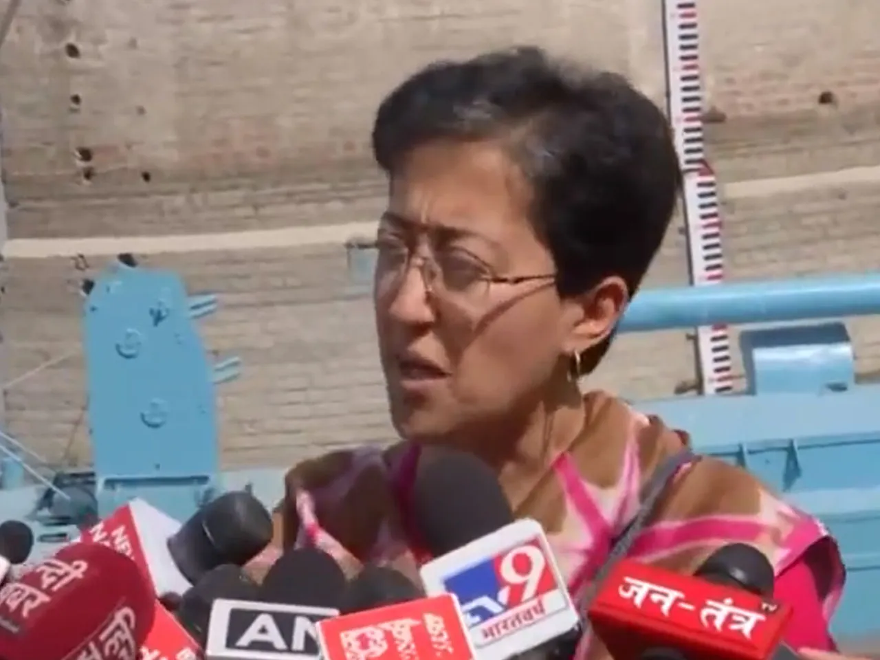 atishio2.jpg