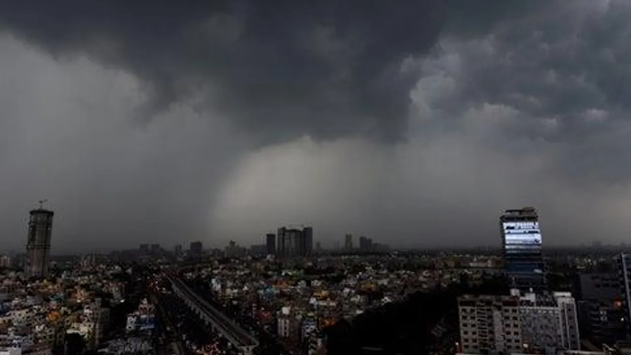 হঠাৎ বদল আবহাওয়া, বঙ্গে সতর্কতা জারি করল হাওয়া অফিস