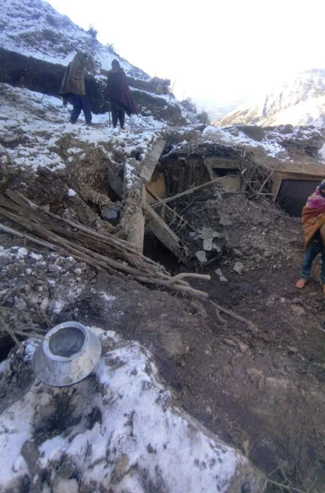 House suddenly collapsed, the mother and 3 children died - terrible landslide in India