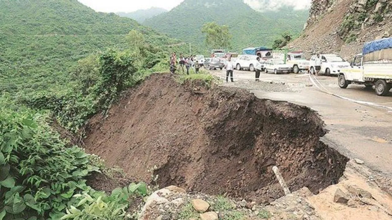Landslide causes damage, claims life in Uttarakhand, Himachal Pradesh, and stops Yatra