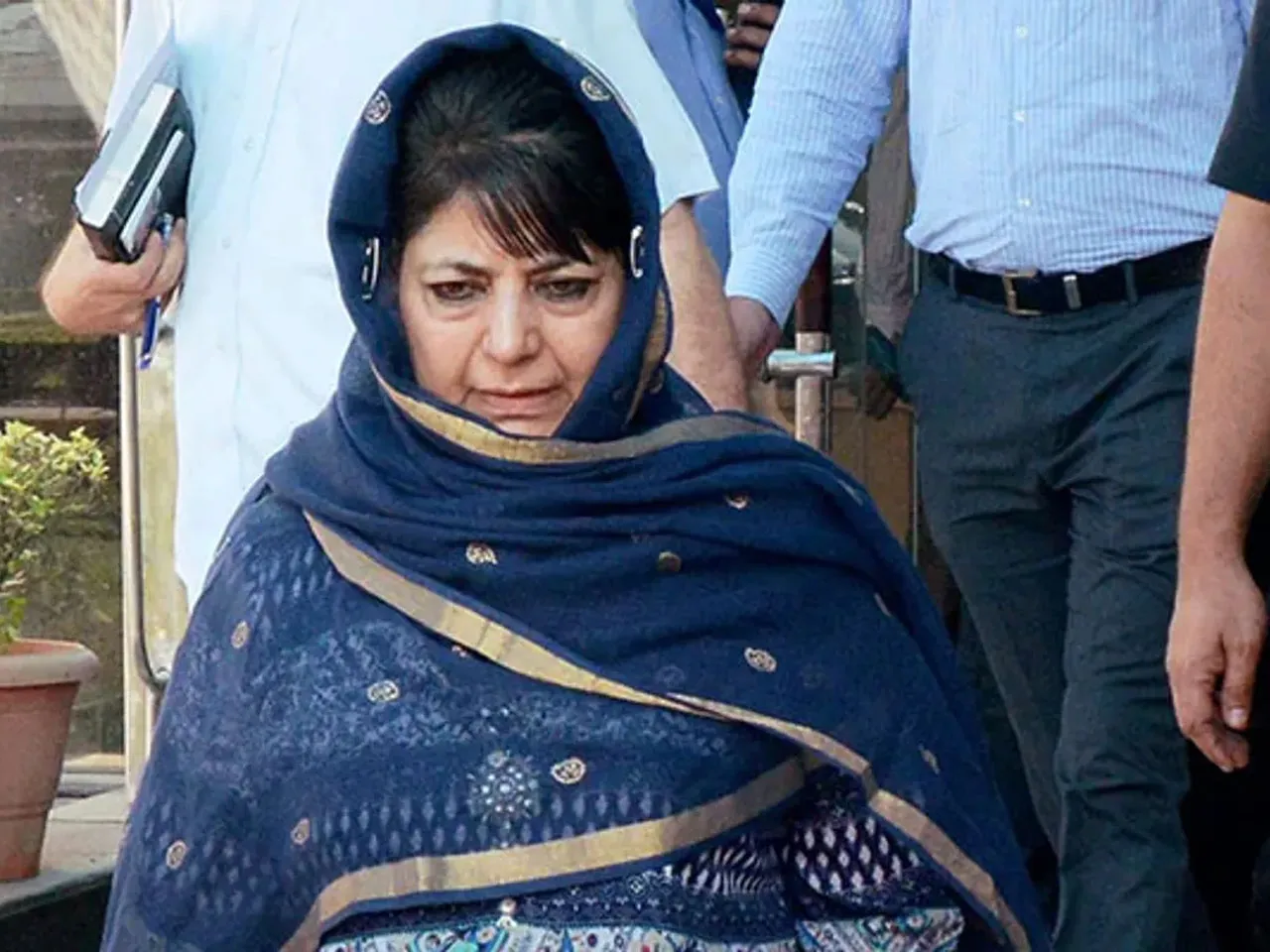 BIG BREAKING: Mehbooba Mufti under house arrest