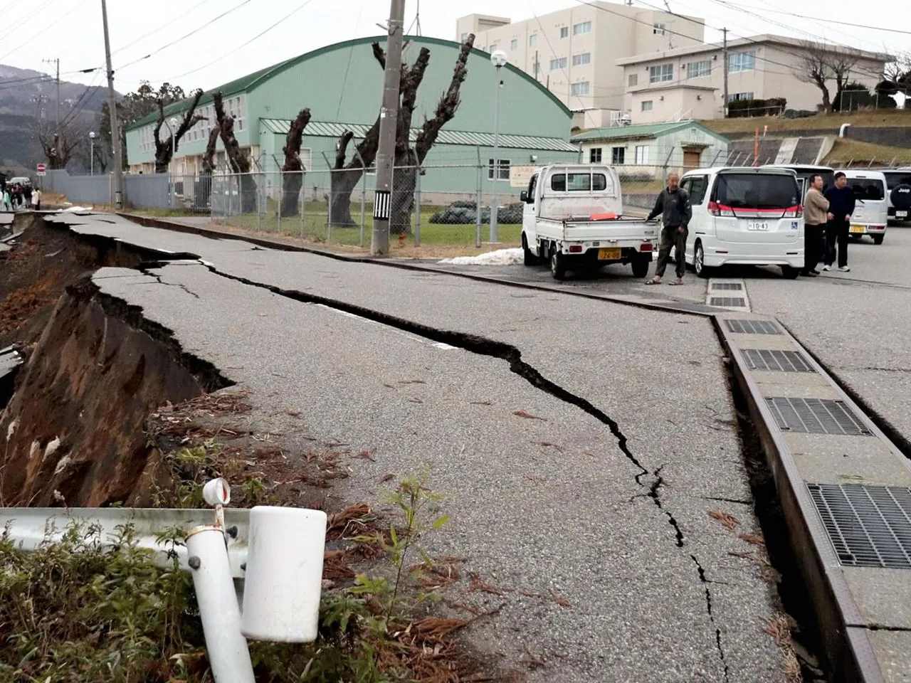 Tsunami Alert: 7.5 magnitude Earthquake hits Japan