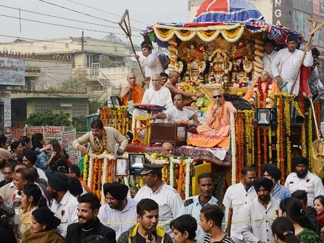 Jagannath - Balaram ride on chariot for only Subhadra!