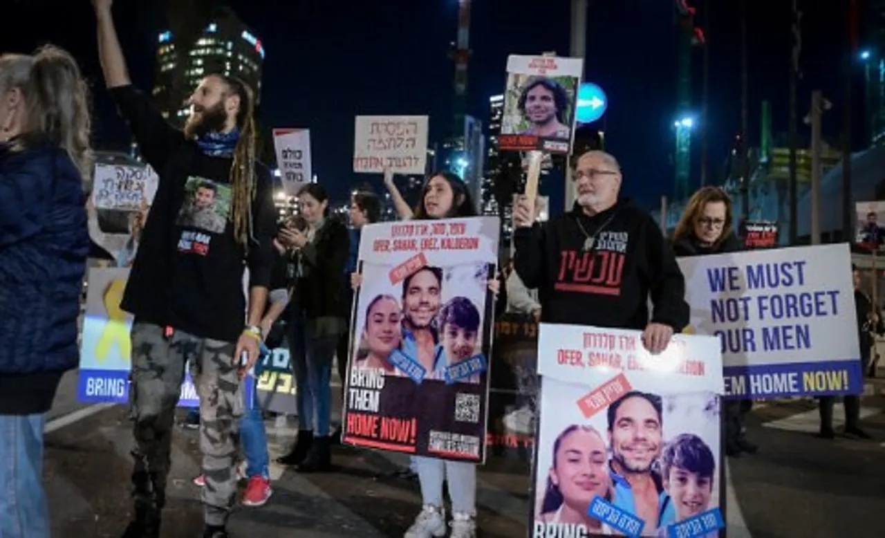 Families of hostages protest at Kirya base in Tel Aviv