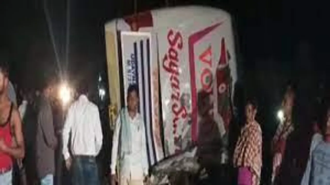 6 tourists killed when bus overturns in Odisha