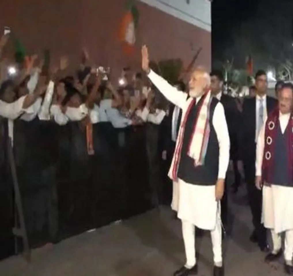 Narendra Modi accorded a warm welcome at BJP headquarters