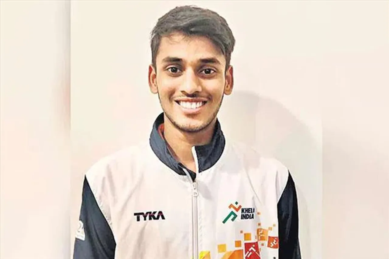 Telangana’s Lokesh enters into badminton finals