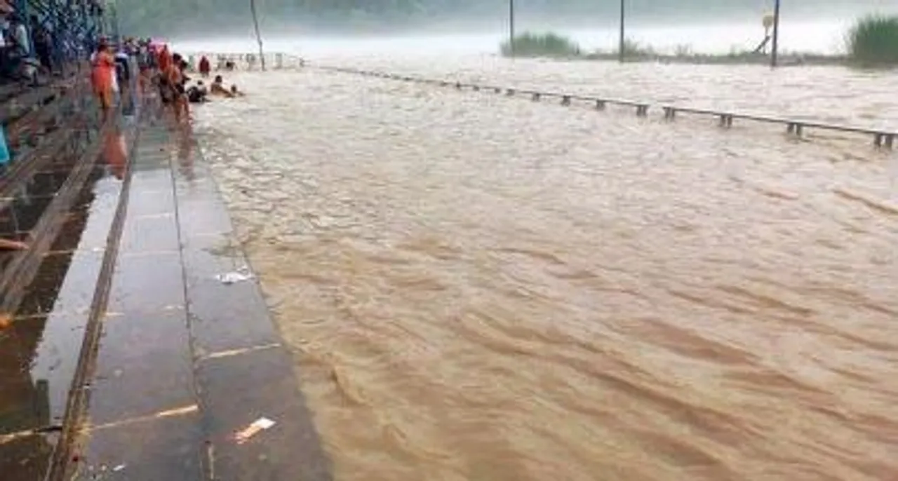 Due to rain in highland areas, Ganga has increased