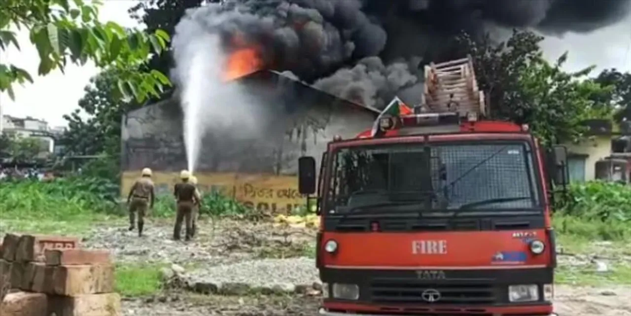 Fire brokeout in Siliguri at Matigara, four fire engine was there