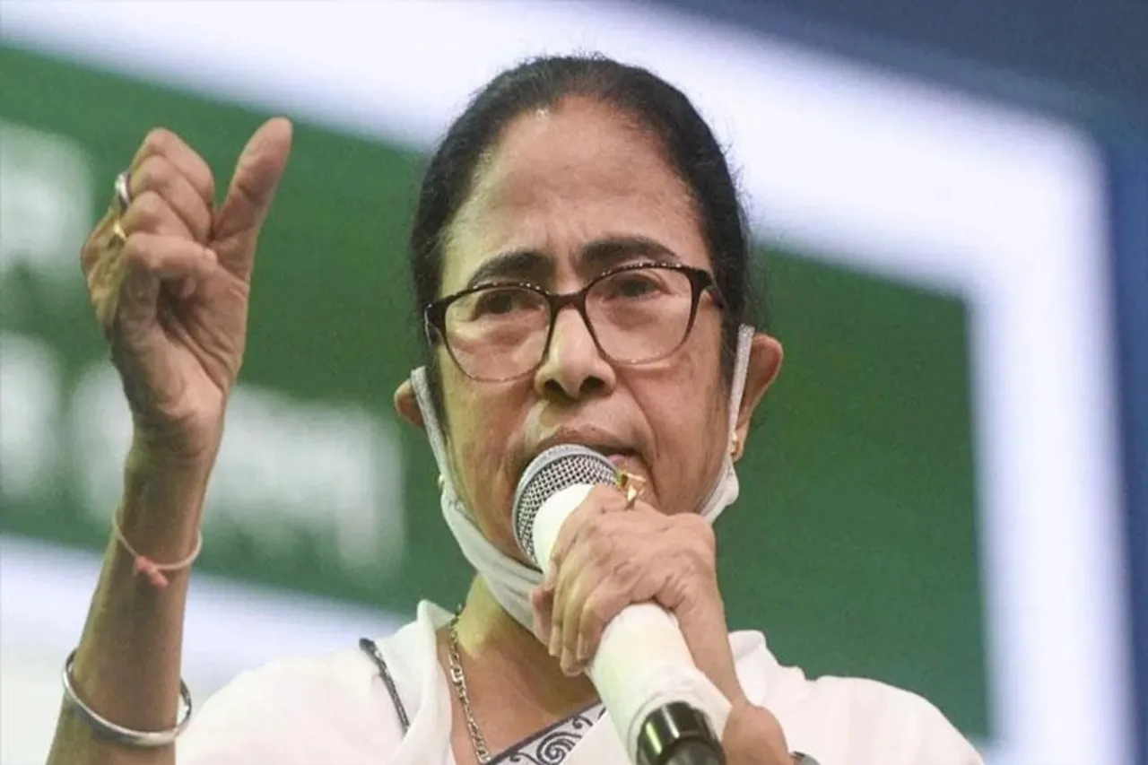 Dont eat Delhi's Laddoo, Mamata slams BJP
