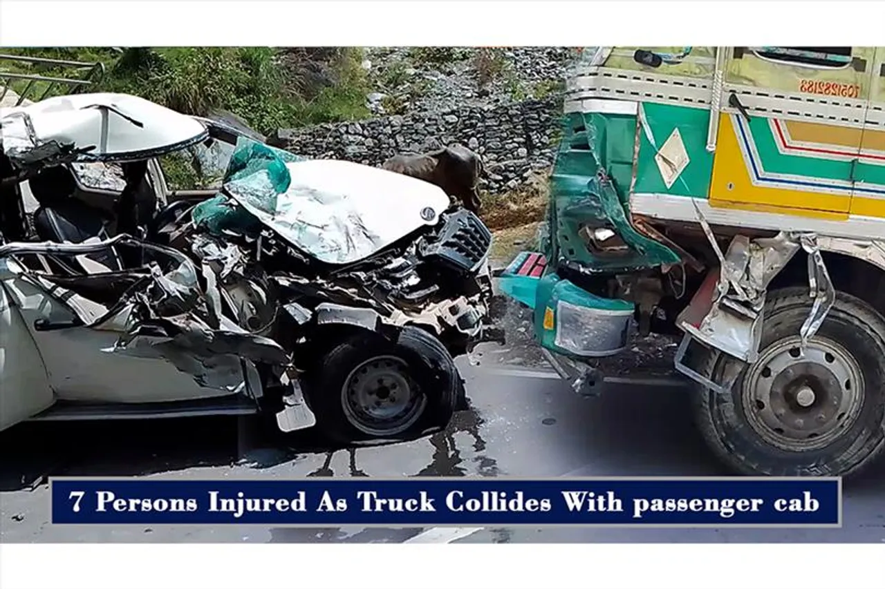 Poonch: 7 Persons Injured As Truck Collides With passenger cab