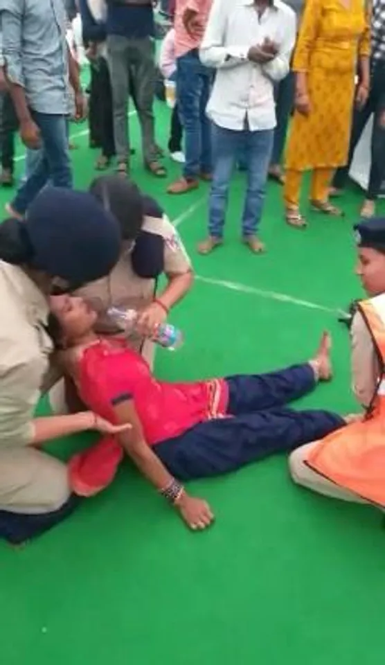 Woman RPF personnel helps pregnant passenger who faints at station