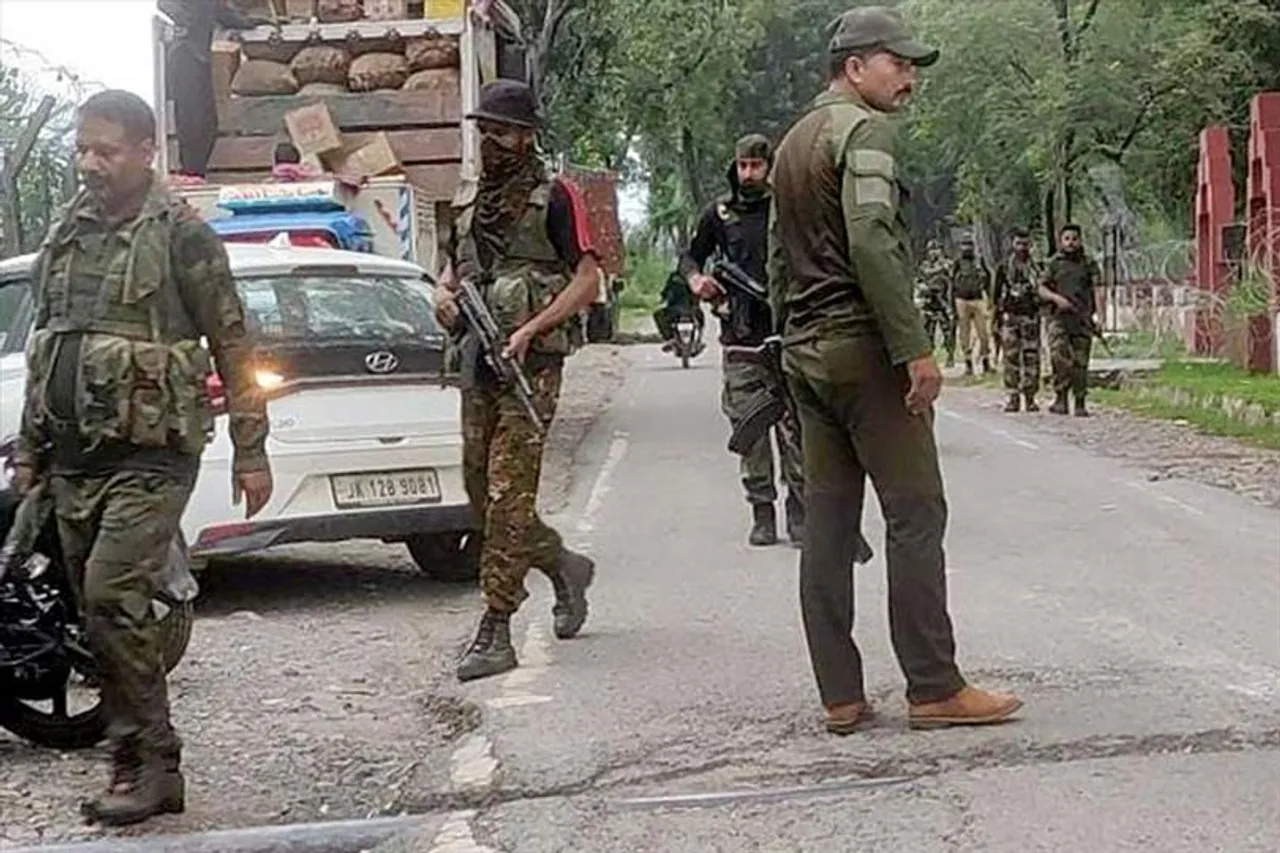 J&K: 2 persons were killed in firing by unidentified militants near a military hospital