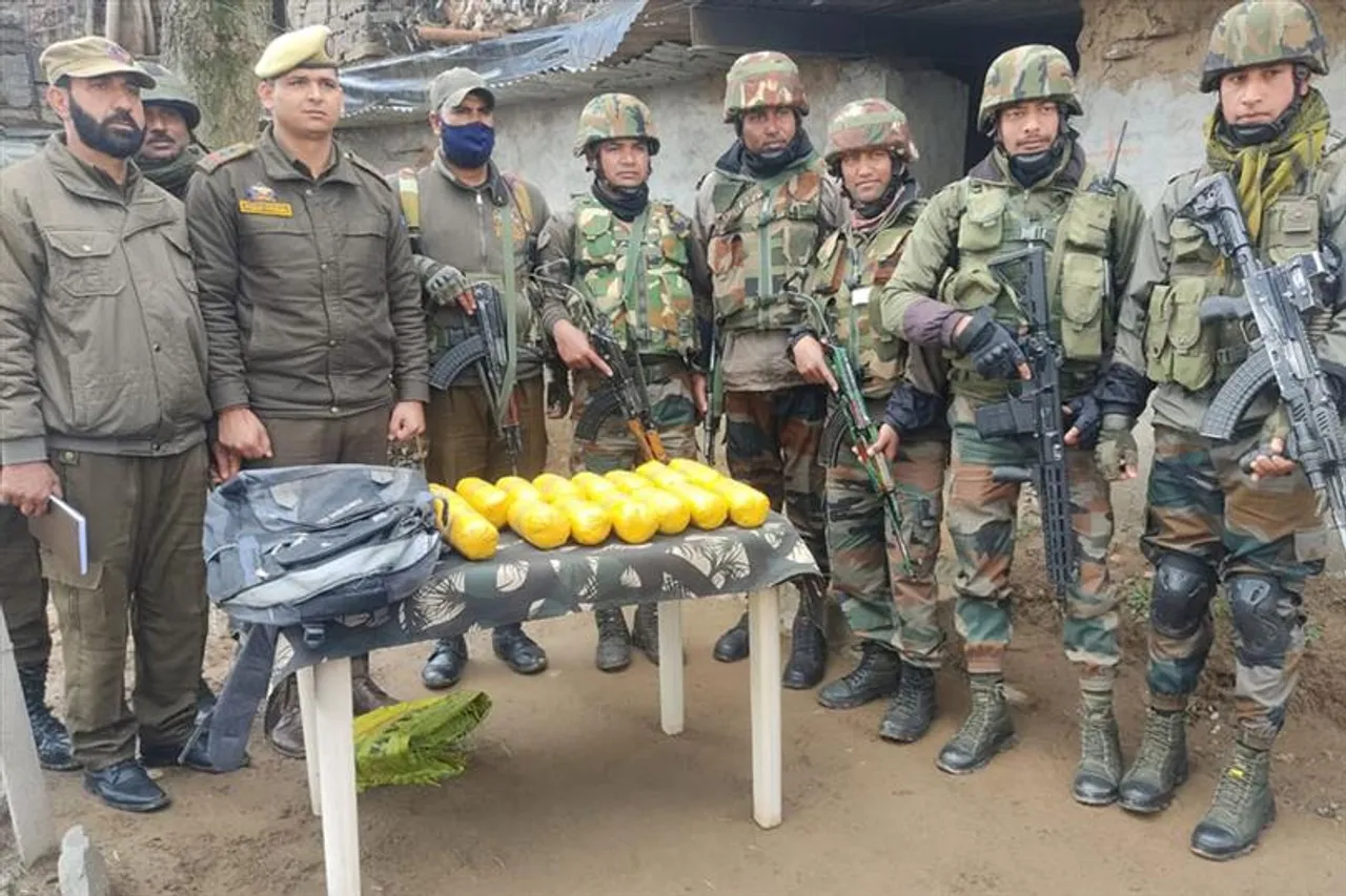 Police, army recovers 15 packets of 'heroin-like' substance