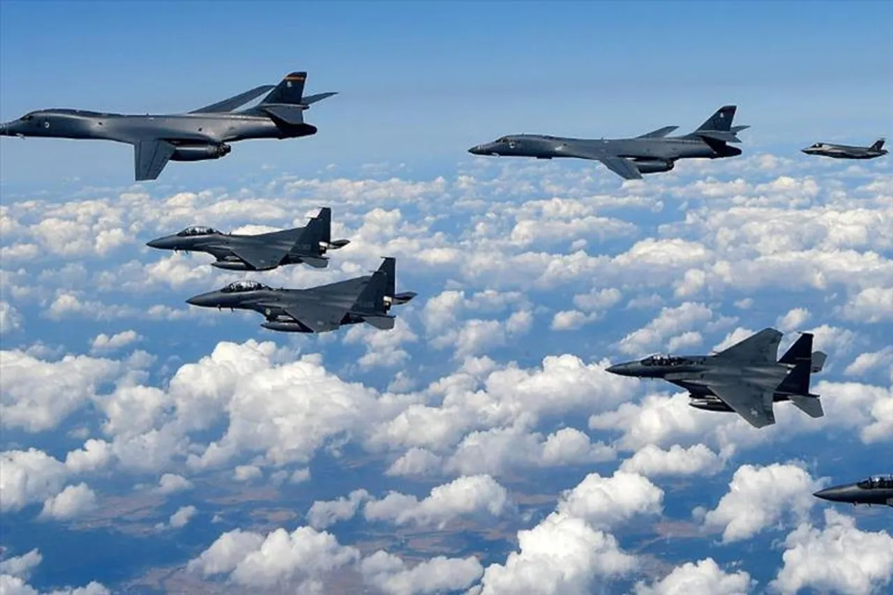 2 Chinese, 6 Russian warplanes enter South Korea's air defense zone