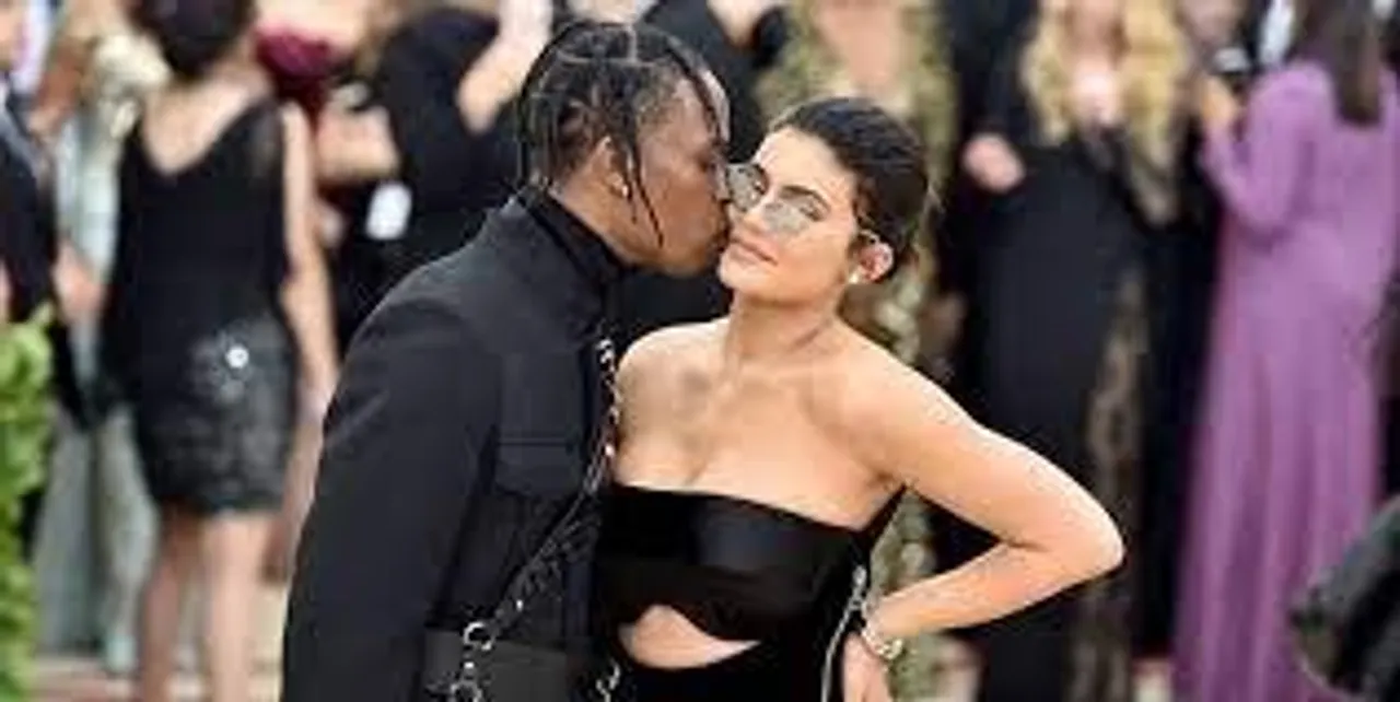 ​KYLIE JENNER GOES ALL ROMANTIC WITH TRAVIS SCOTT