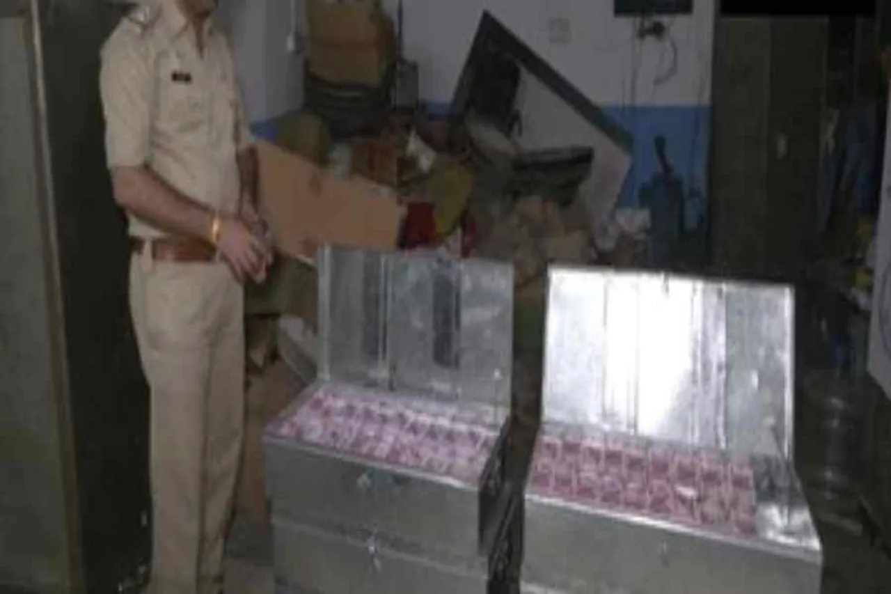 This time fake notes of around 26 crore rupees were recovered in Gujarat