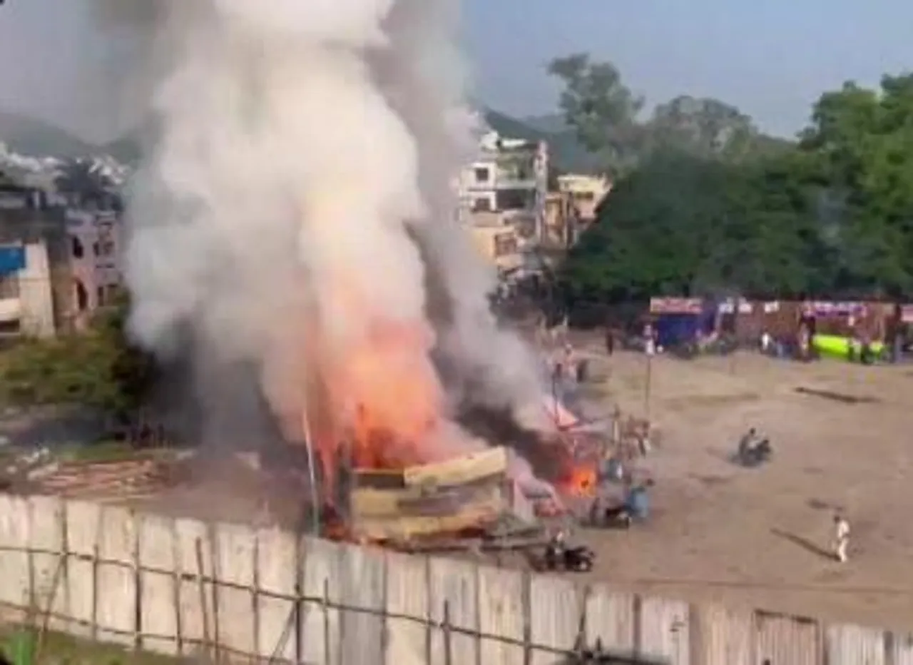 Fire breaks out at firecracker stall in Andhra Pradesh's Vijayawada, 2 dead