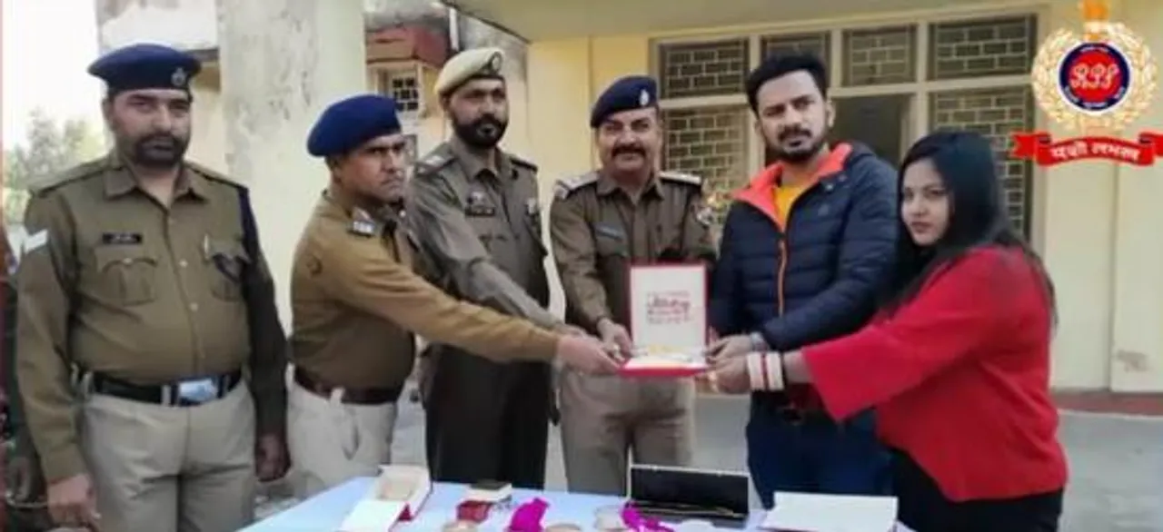RPF recovers bag with gold on train, hands it over to real owner