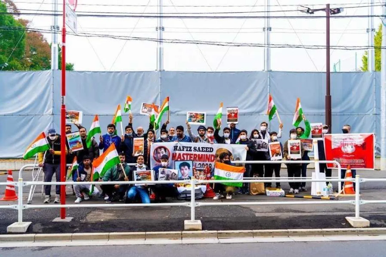 Demonstration in front of Pakistani Embassy in Japan to protest the Mumbai attacks