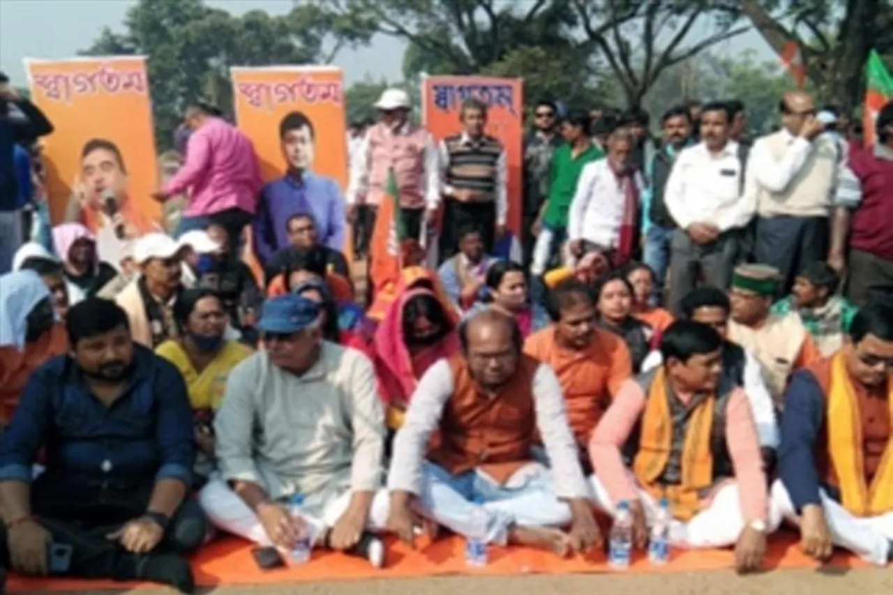 BJP's dharna continues for second day in Singur