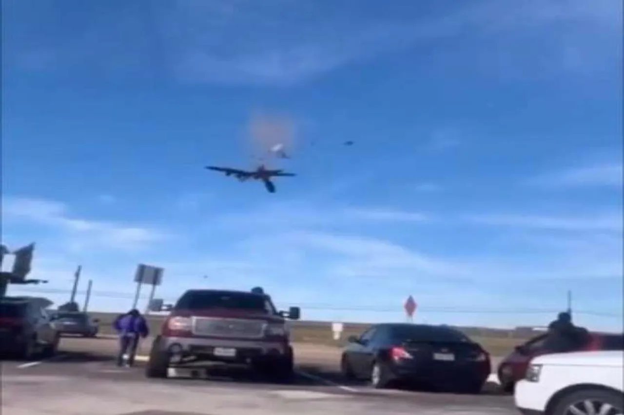 Plane collision during air show, multiple deaths feared