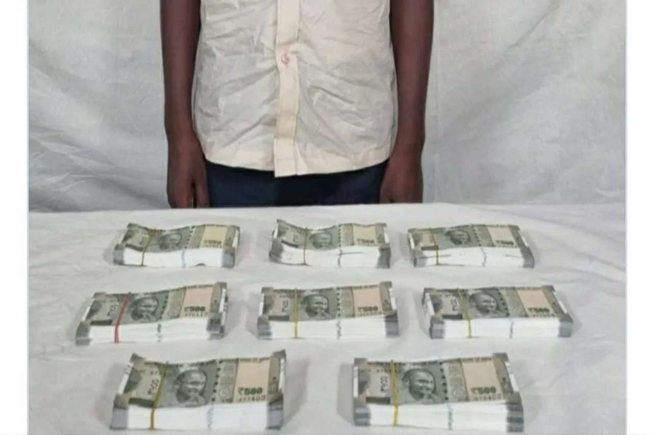 STF arrested smuggler with fake Indian currency notes worth Rs 4 lakh