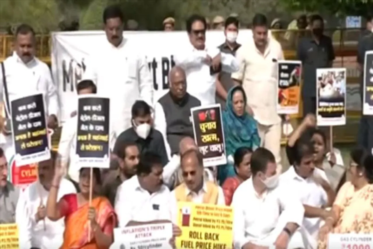 Congress start nationwide protest against fuel price hike