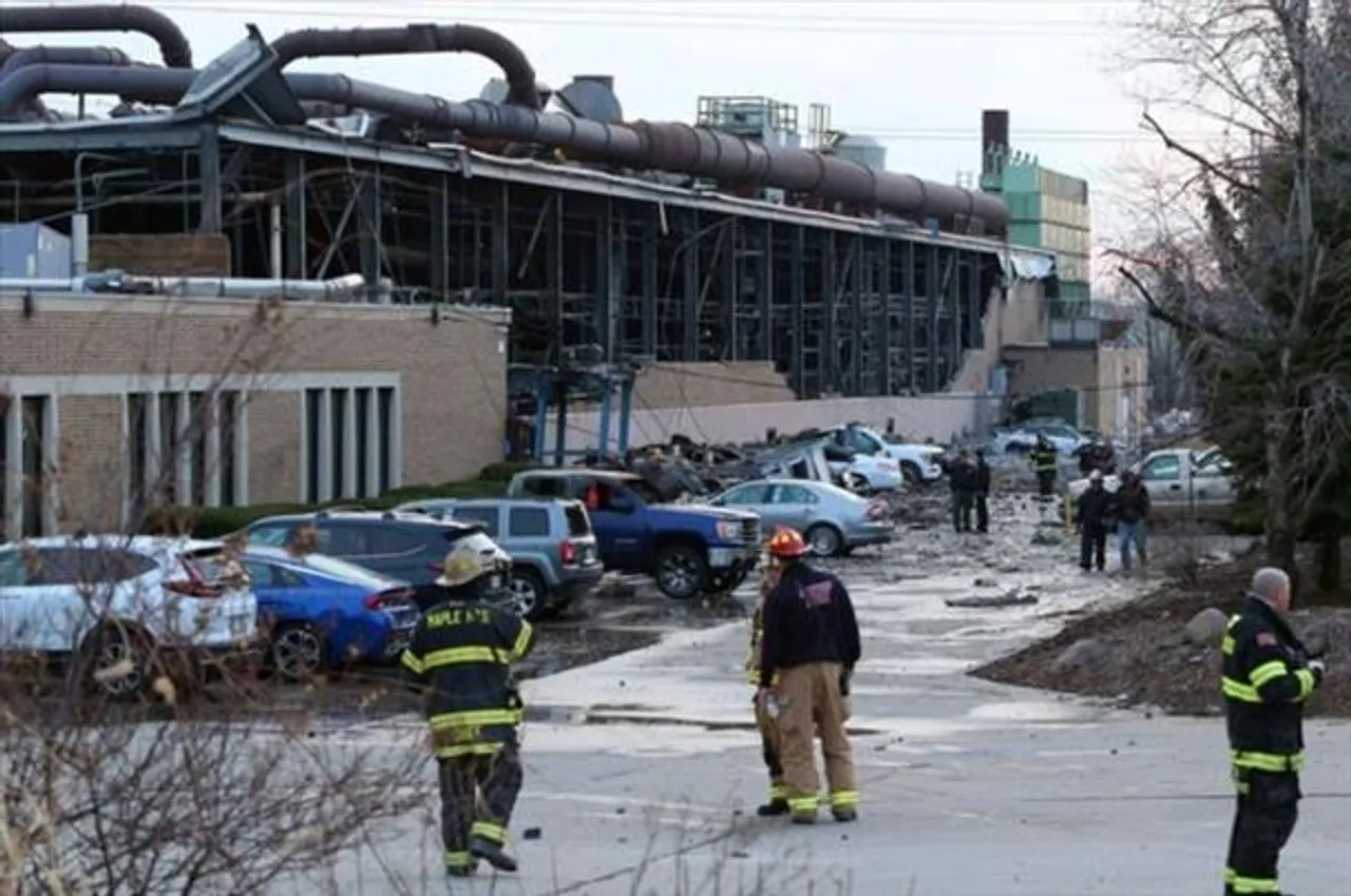 Explosion at Ohio factory injures 14